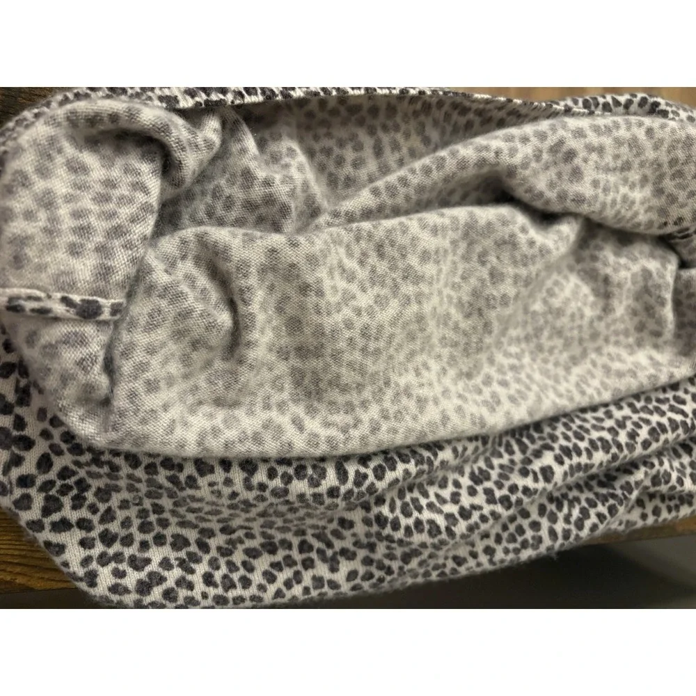 Cashmere Sweater Beige Brown Black Animal Print Crew Neck Pullover Womens XL